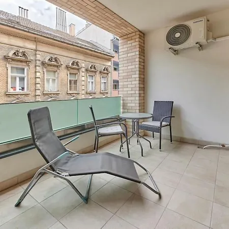 Balcony Centropolitan W Ac By Nw Lägenhet Budapest
