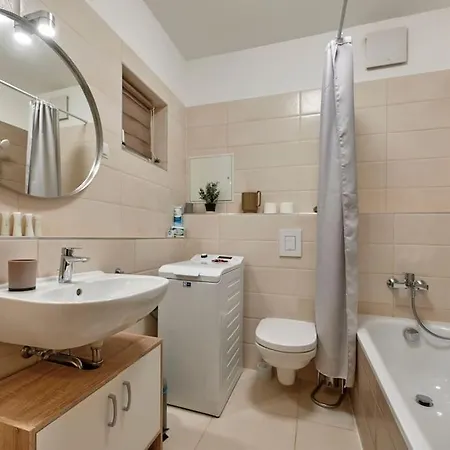 Balcony Centropolitan W Ac By Nw Apartmán *