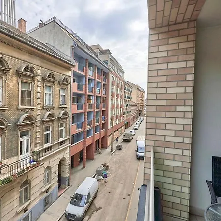 Balcony Centropolitan W Ac By Nw Apartmán *